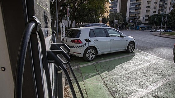 El Plan Auto+ impulsa las ventas de coches eléctricos y acerca su cuota al 30% en su primer mes de aplicación