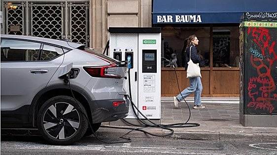 El Plan Auto+ dispara las ventas de enchufables, pero las ayudas «solo llegan a octubre»