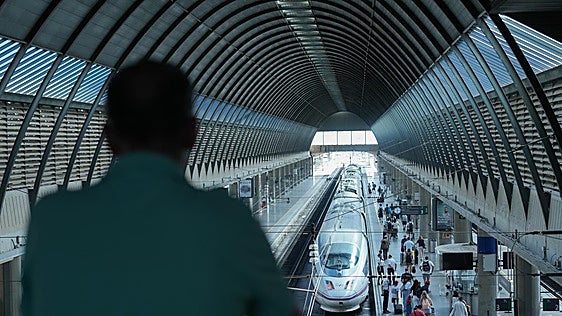 La alta velocidad recupera viajeros frente al inicio de 2026, aunque aún cae un 10% interanual