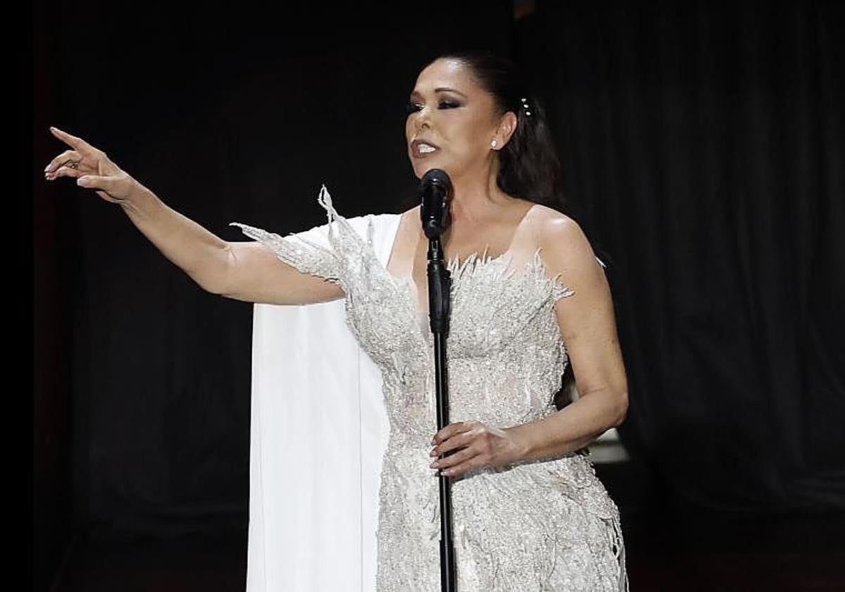 Isabel Pantoja durante un concierto.