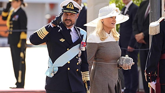 Las bodas de plata de Haakon y Mette-Marit, eclipsadas por la salud del rey Harald