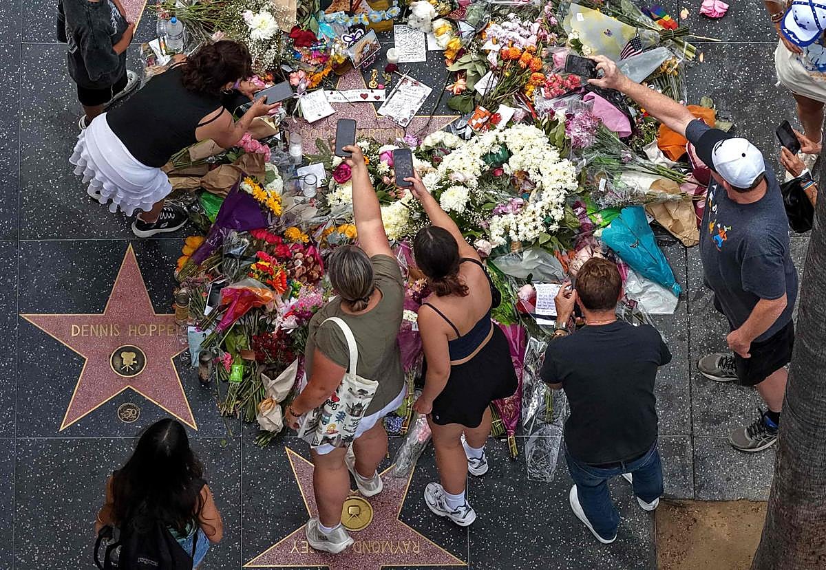 Vandalizan la estrella de Dolly Parton en Hollywood tras su muerte