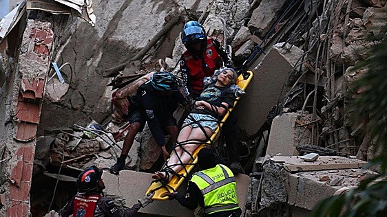 Dos potentes terremotos en apenas unos segundos dejan al menos 32 muertos y 700 heridos en Venezuela