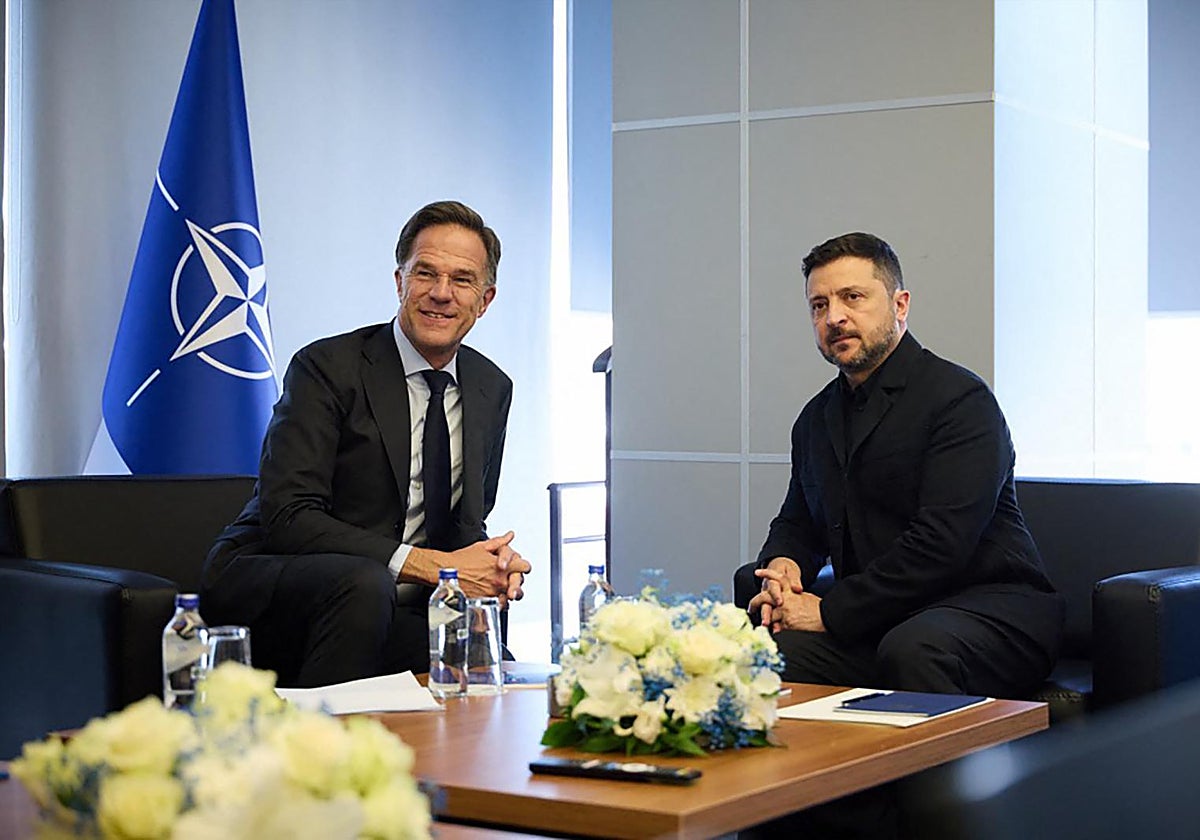Mark Rutte, secretario general de la OTAN, y Volodímir Zelenski, presidente de Ucrania, este miércoles en Ankara.