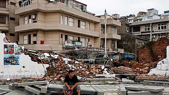 El tifón 'Bavi' se debilita a su paso por China