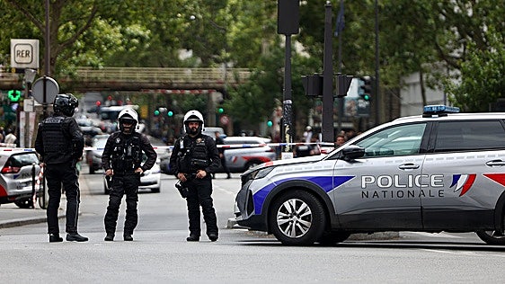 Tres mujeres resultan heridas en un ataque con dos cuchillos en el norte de París