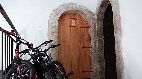 Hallan los cadáveres de cinco bebés dentro de cajas de cartón en la vivienda de una pareja en Francia