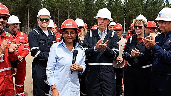 La Casa Blanca envía de urgencia a Caracas a los encargados de vender el petróleo venezolano