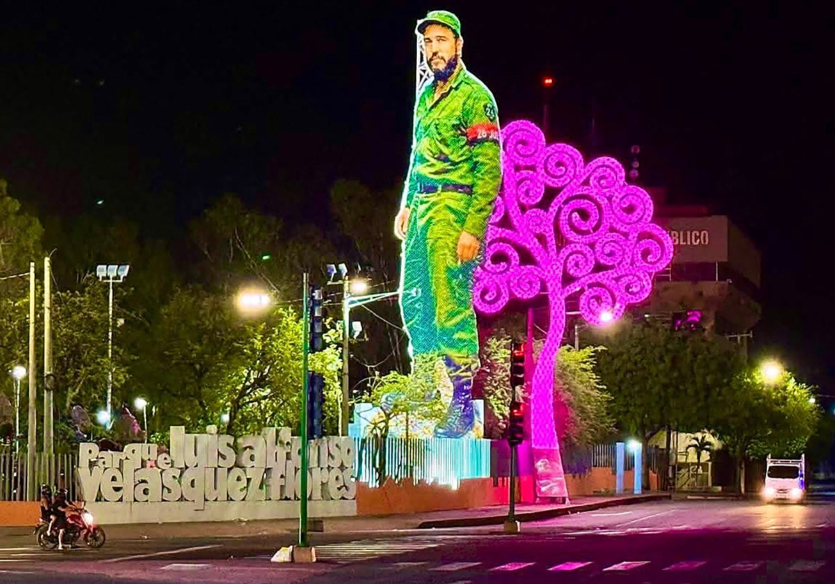 Nicaragua se ha sumado al homenaje del caudillo con una figura de 20 metros de altura en Managua.