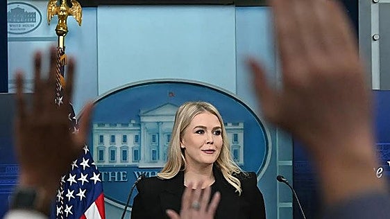 Karoline Leavitt abandona el puesto de jefa de prensa de la Casa Blanca