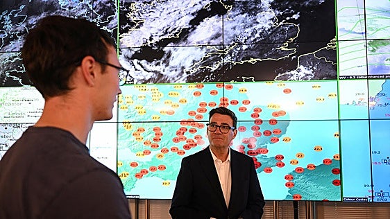Andy Burnham intercambió mensajes con alguien que se hizo pasar por la jefa de gabinete de Trump