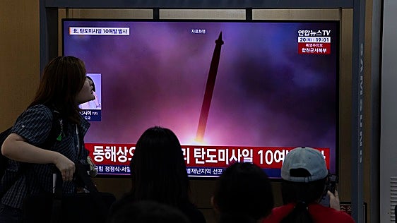 Corea del Norte responde a las maniobras del Sur con el lanzamiento de misiles