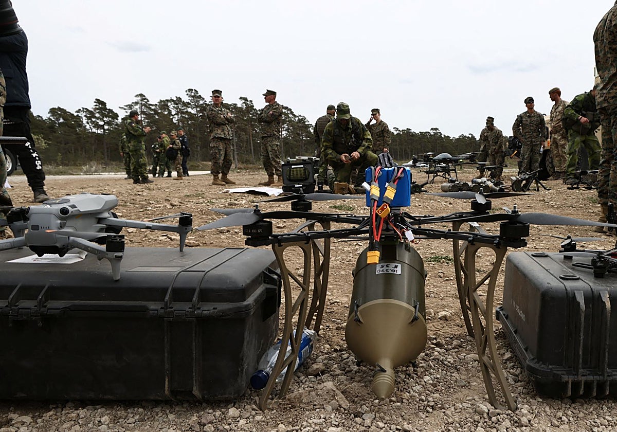 Maniquiés desmembrados, olor a putrefacción y bolsas de cadáveres; así se entrena el ejército sueco para una guerra con Rusia