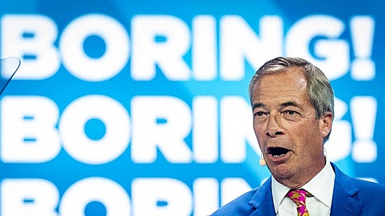 Un nuevo escándalo acorrala a Farage durante el congreso anual de Reform UK