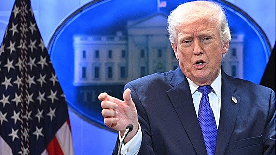 Trump veta el acceso a la Casa Blanca a las cadenas CNN, MS NOW y al medio Politico