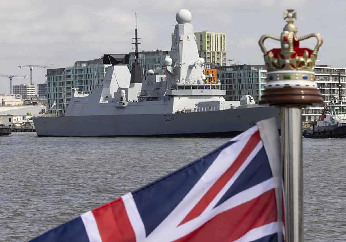 Reino Unido acusa a un miembro de la Royal Navy de espiar para un país extranjero