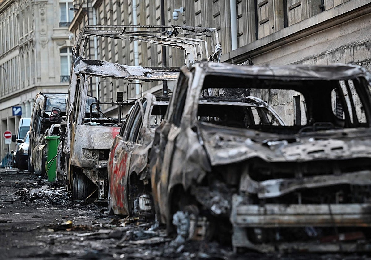 Francia hace balance tras el caos de las protestas: 1.500 comercios saqueados, un muerto, 1.800 detenidos…