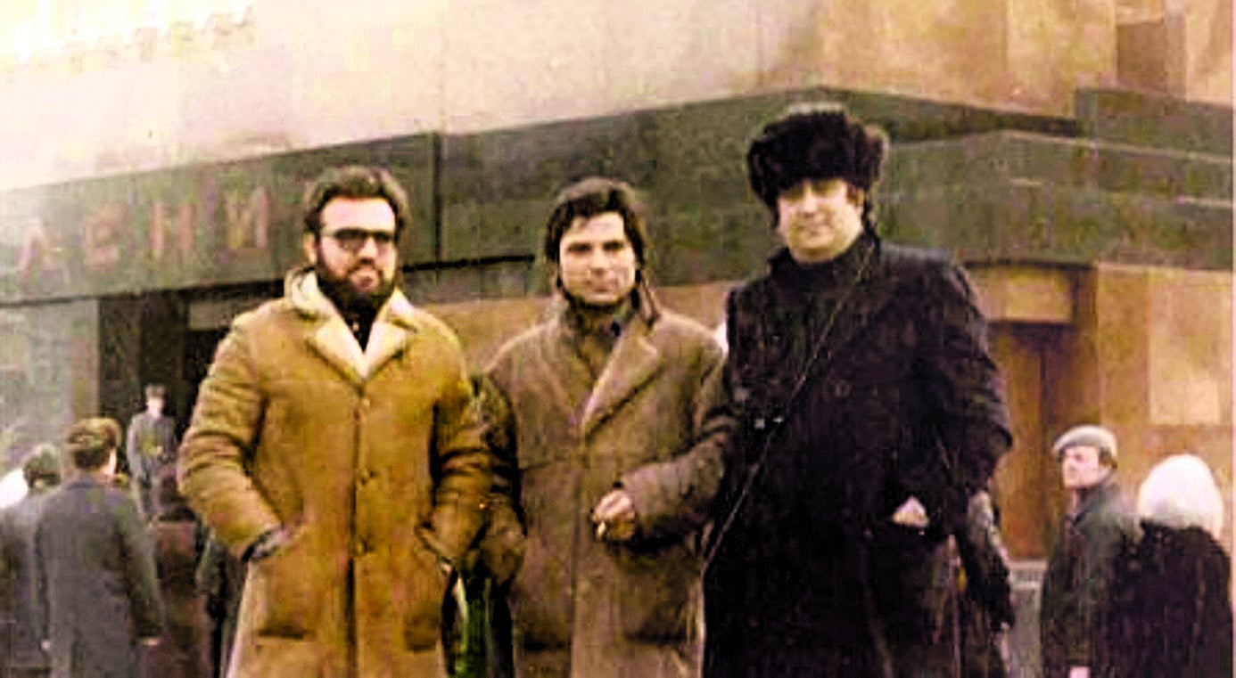 Moscú, 1978. Jesús Rodríguez Beltrán, flanqueado por Juan Boada, a su derecha, y por Manolo Suárez, a la izquierda, en ese momento el director de la delegación de Sovhispán en Las Palmas.