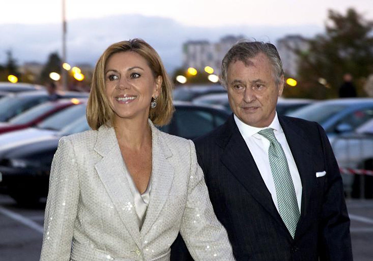 Fotografía de archivo, de la exministra y exsecretaria general del PP María Dolores de Cospedal y a su exmarido, Ignacio López del Hierro