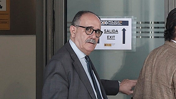 El exabogado de Ábalos niega ante el juez haber trabajado para la 'cloaca' de Ferraz