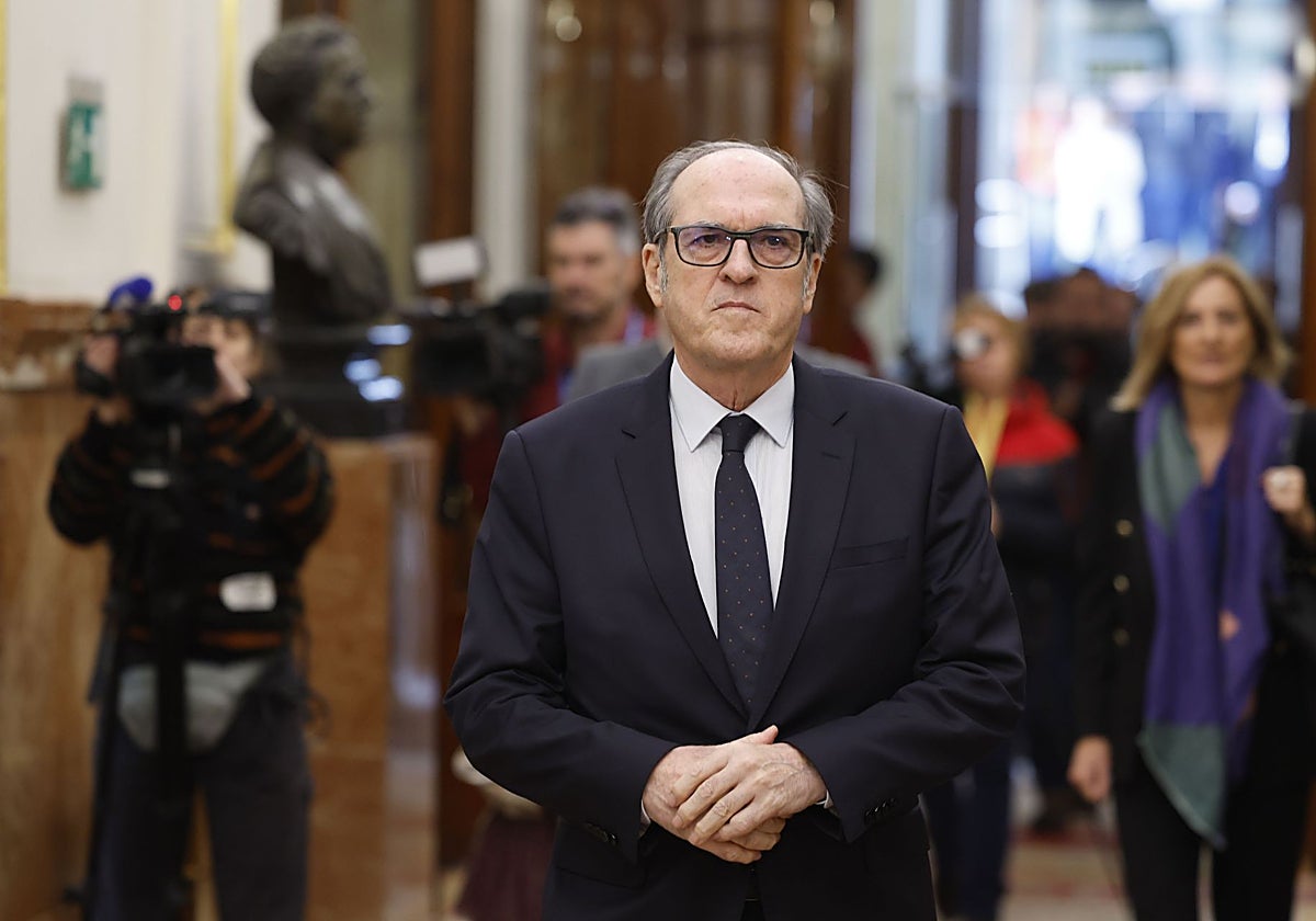El Defensor del Pueblo, Ángel Gabilondo.