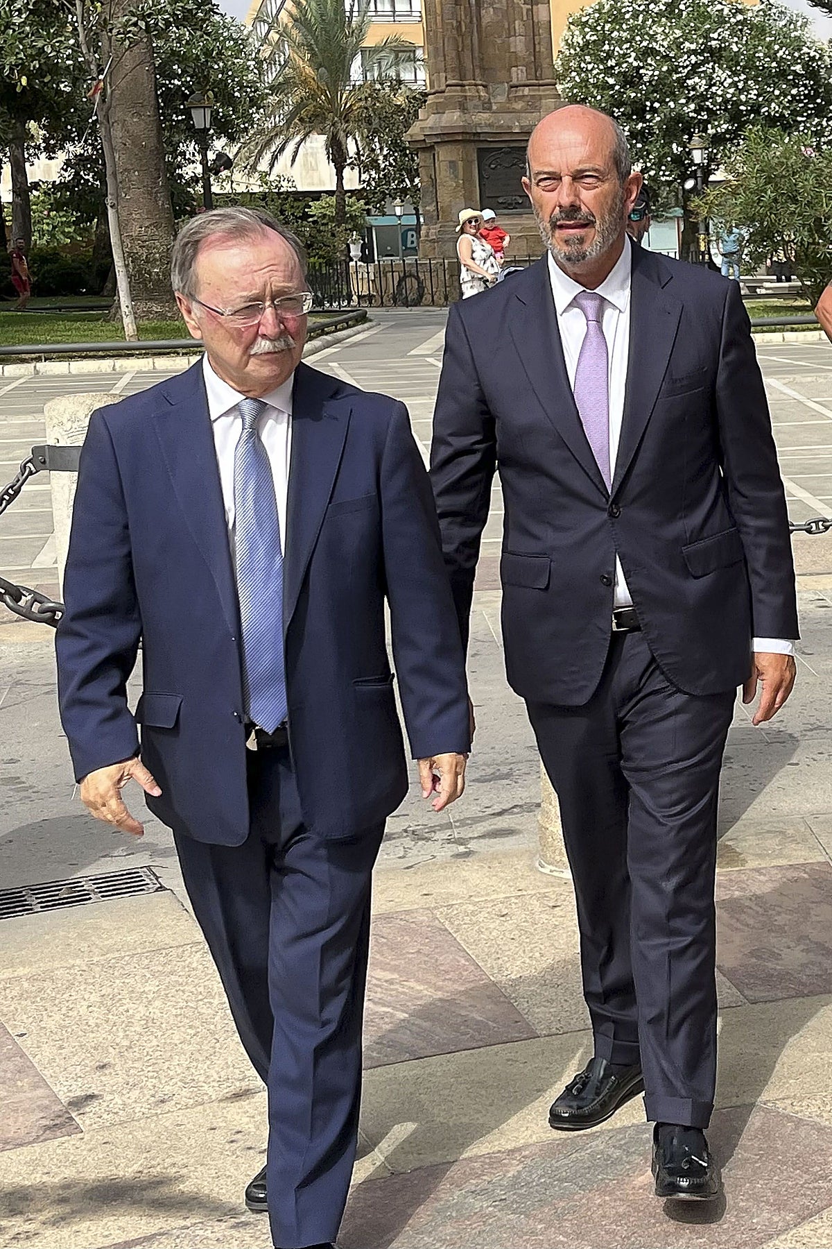 Rollán junto al presidente de Ceuta en su visita este viernes.