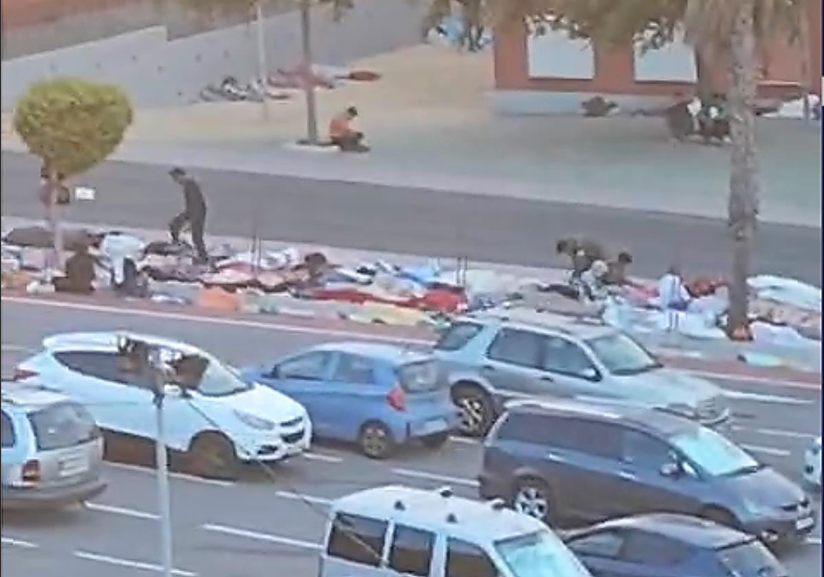 Empresarios de Ceuta se rebelan contra el uso de polígonos como centros de acogida de migrantes