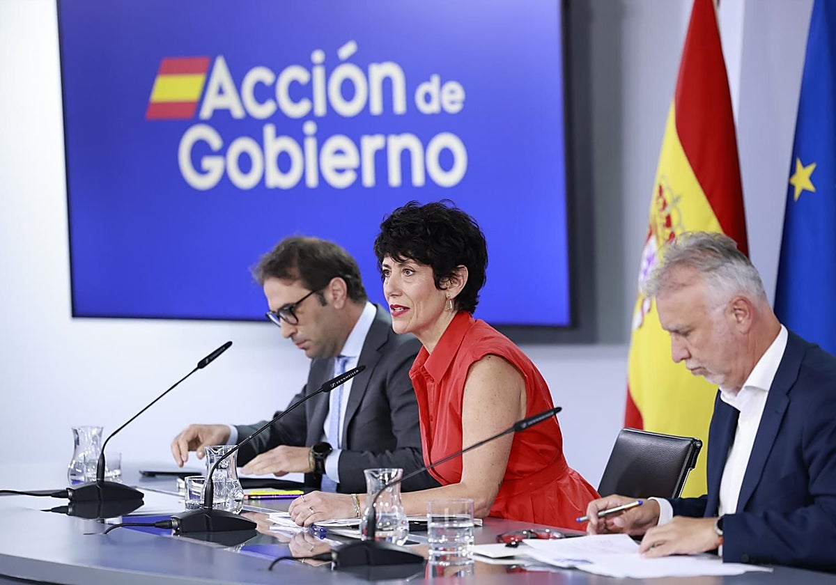 Moncloa da luz verde a un paquete de 309 millones para abordar la crisis en Ceuta