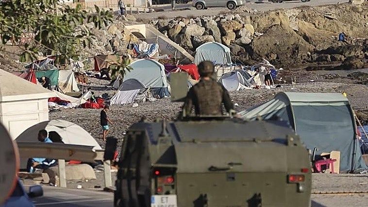 Detenido un migrante en Ceuta tras intimidar con un puñal a un militar