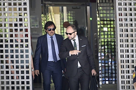 Robles firma el ascenso a coronel de Antonio Balas y seguirá en la UCO como pidió el juez del 'caso Koldo'