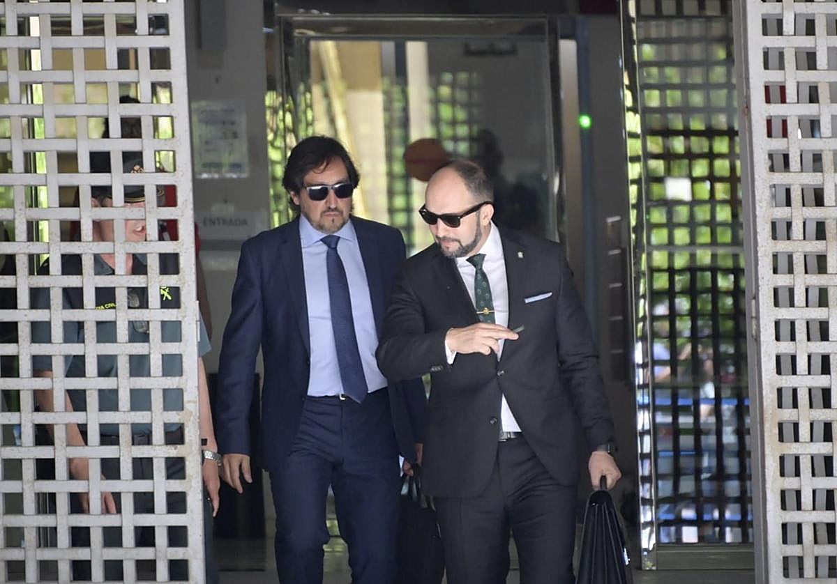Robles firma el ascenso a coronel de Antonio Balas y seguirá en la UCO como pidió el juez del 'caso Koldo'