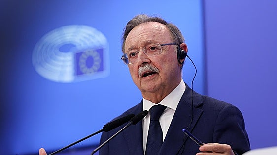 Vivas demanda en Bruselas una mayor presencia europea en la frontera y un «estatus especial» para Ceuta y Melilla