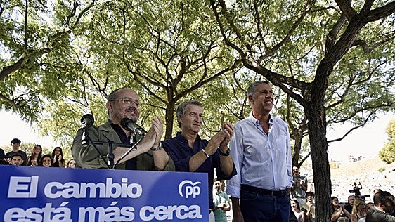 Feijóo promete una España «cerrada a cal y canto» para quienes no vengan «a trabajar»