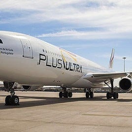 Una avión de plus ultra en una foto de archivo
