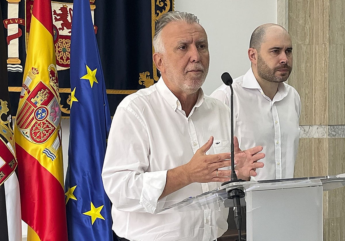 El ministro de Política Territorial y mando único en Ceuta, Ángel Víctor Torres, en la rueda de prensa tras el Comité de Situación.