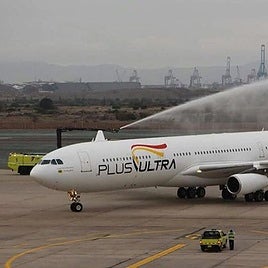 Un avión de Plus Ultra en una foto de archivo
