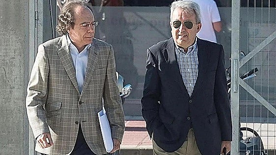 Un exconsejero de Murcia y otros 14 procesados deberán desembolsar 74 millones de fianza por el 'caso desaladora'