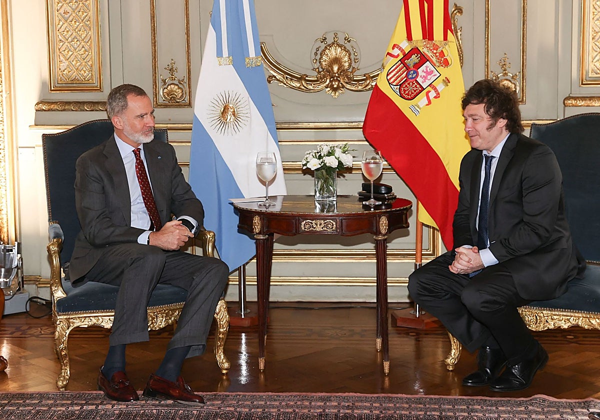 Felipe VI junto a Milei en Buenos Aires en diciembre de 2023.