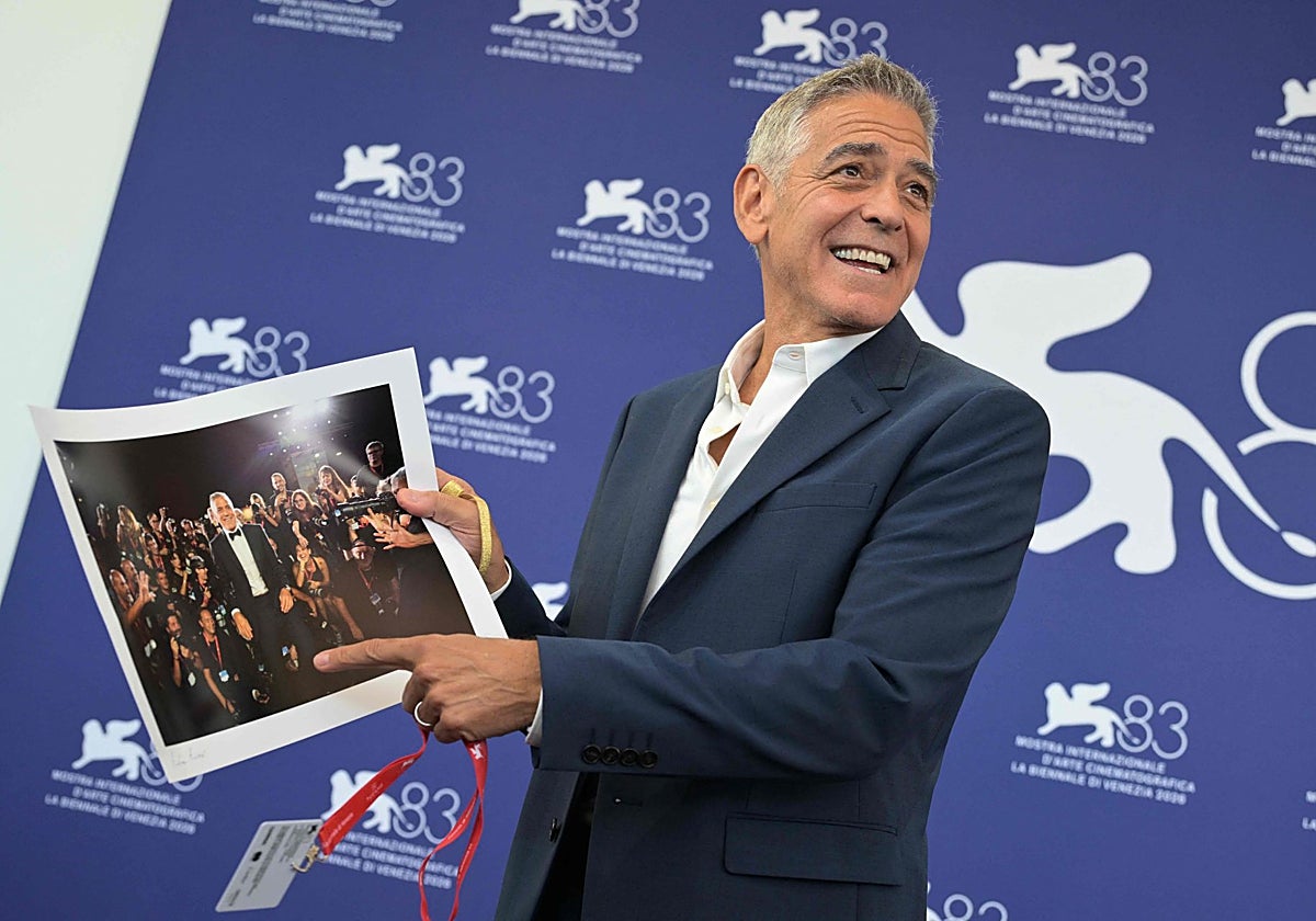Clooney asegura en Venecia que la IA amenaza al cine y al periodismo