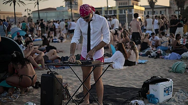 Un menor, detenido por agresión sexual en una playa de Valencia en la fiesta de San Juan