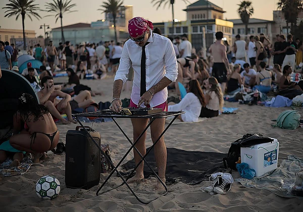 Un menor, detenido por agresión sexual en una playa de Valencia en la fiesta de San Juan