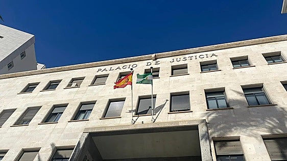 Condenado por maltrato y violación a su mujer tras el aviso a la policía de la hija de la víctima