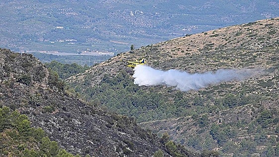 Una imprudencia, posible causa del incendio de Castellón que ya ha devorado 181 hectáreas y que asedia viviendas