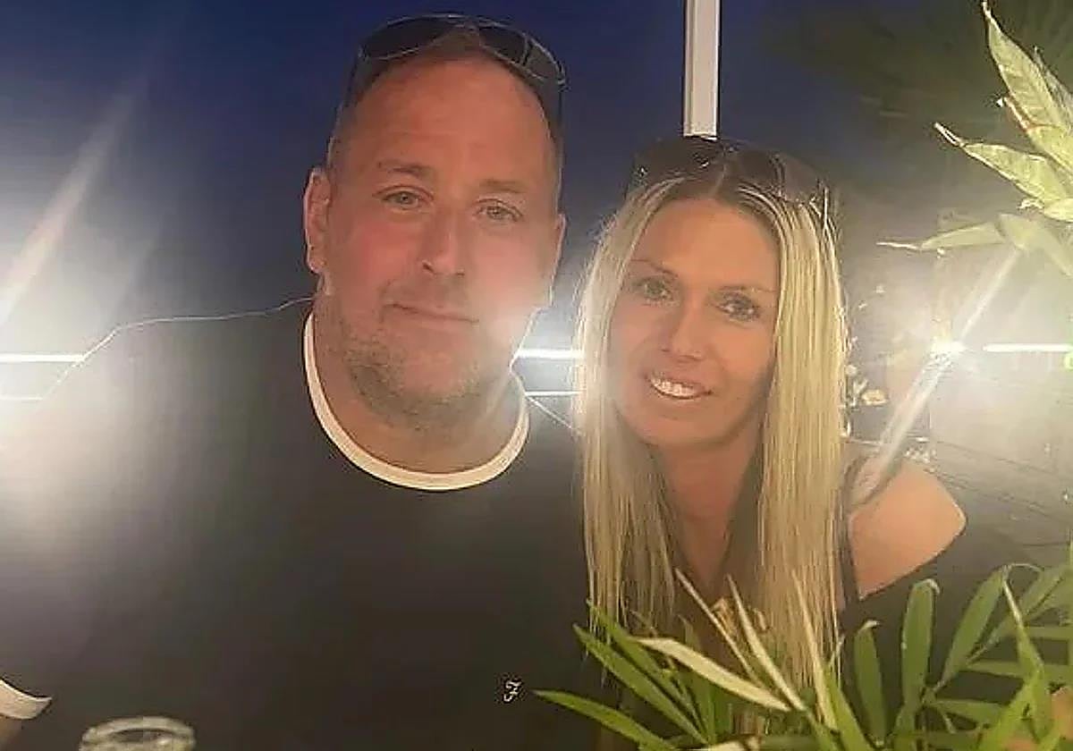Simon y Lisa, el matrimonio rescatado en el barranco de Bédar, continúan graves y arropados por sus hijos