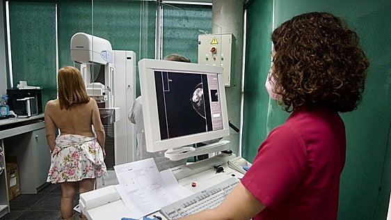 Una calculadora predecirá el riesgo de sufrir cáncer de mama en cinco años