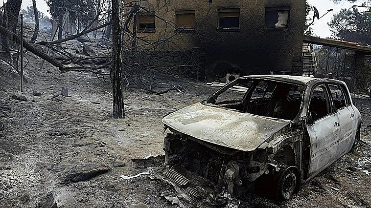 Castilla y León evacúa y reubica a más de 600 mayores de doce residencias de Ávila por el fuego