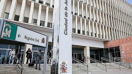 Tres años de cárcel para un falso arrendador que estafó miles de euros con alquileres fantasma en Marbella