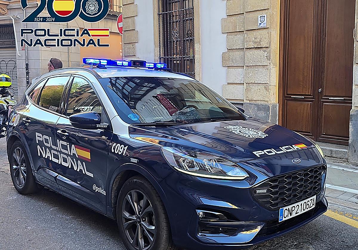 Evitan que una niña de cuatro años sentada en un aire acondicionado se precipite al vacío en Granada