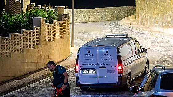 Un perito inspecciona el jacuzzi de Cullera para buscar la causa del atrapamiento mortal