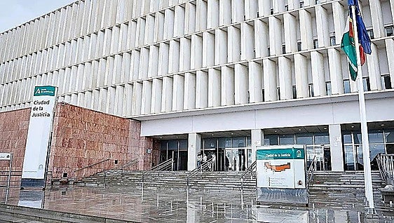 Un año de cárcel por envenenar con lejía la comida de un hotel de Málaga porque no renovaban su contrato